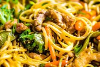 Sweet Chicken Lo Mein Recipe with Tender Noodles