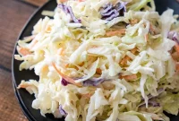 Creamy Coleslaw Recipe with Crunchy Cabbage and Carrots