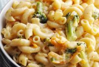 Copycat Panera Broccoli Cheddar Mac and Cheese