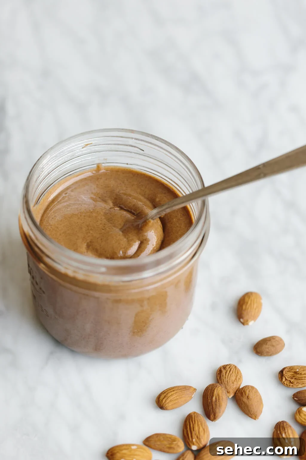 How to Make Almond Butter in 1 Minute 2 Homemade almond butter is healthy, delicious and super easy to make. It only takes one minute with a Vitamix - watch the video to see for yourself!