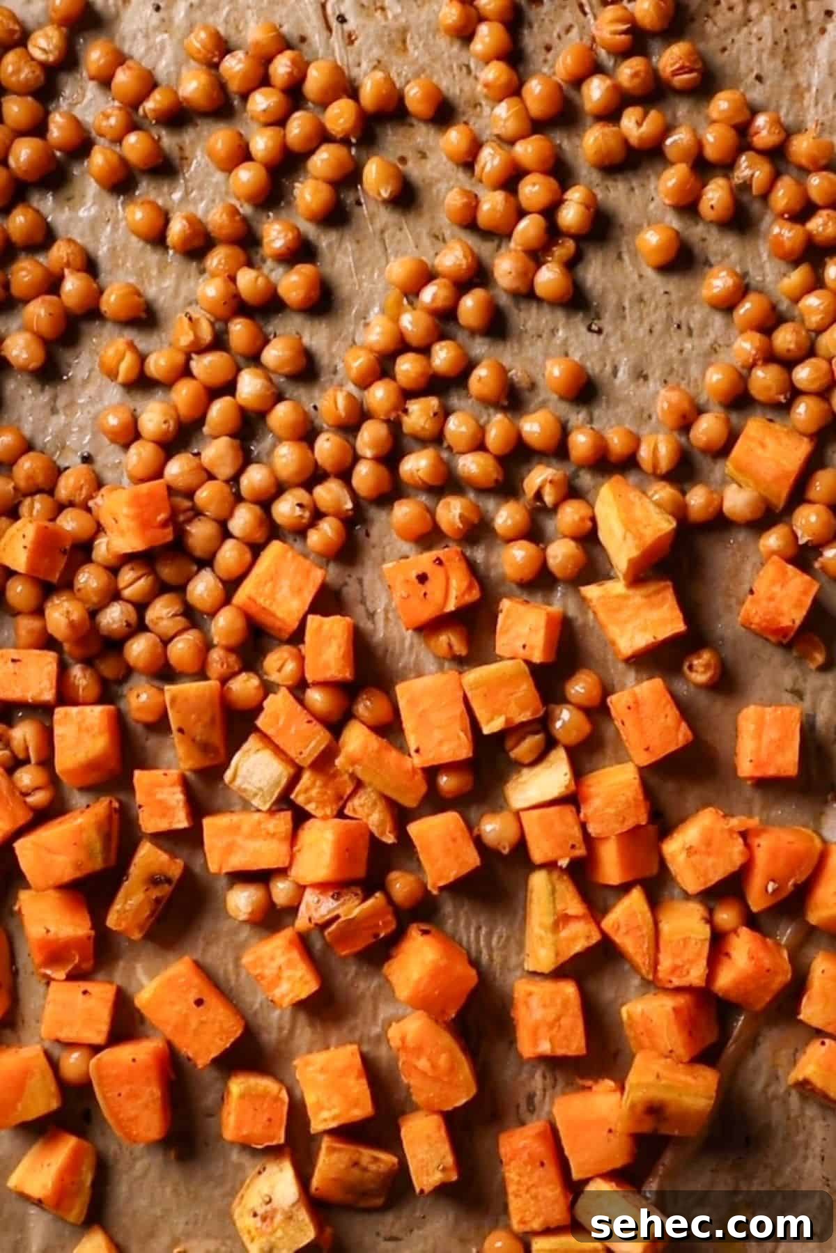 Roasted Sweet Potato and Kale Salad 4 roasted chickpeas and sweet potatoes