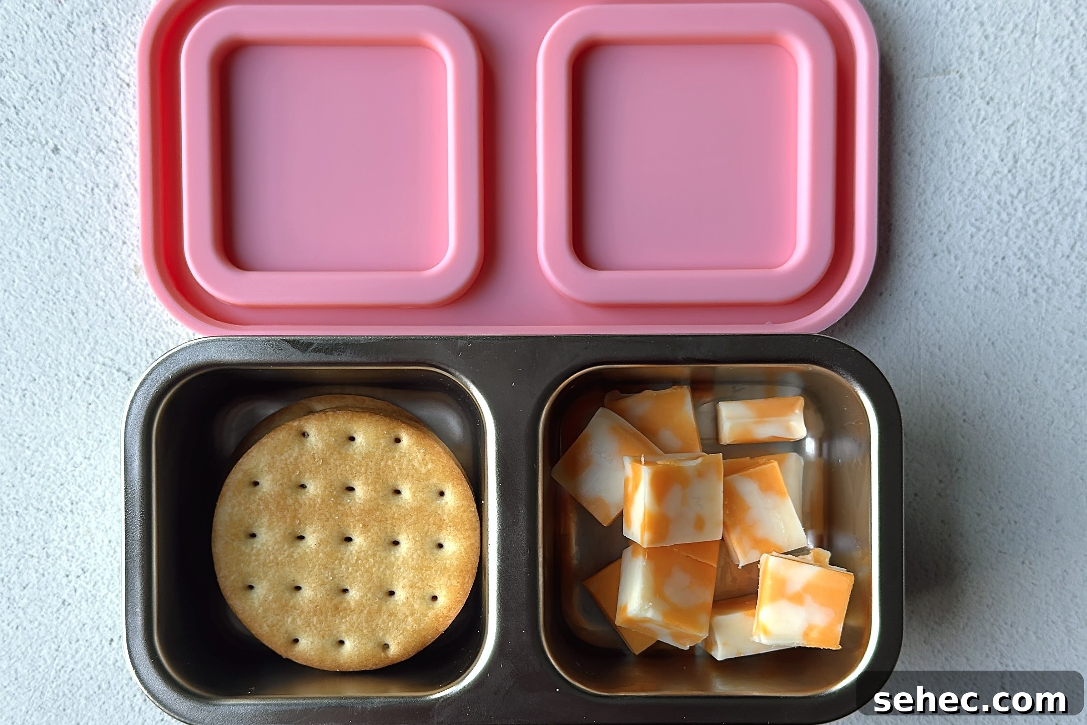 Nutritious School Snacks for Kids to Pack in Lunchboxes 6 Cheese and crackers snackbox.