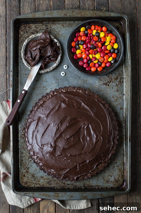 Thanksgiving Chocolate Brownie Turkey Tart 3 This chocolate brownie turkey tart is a fun Thanksgiving dessert! Ready in 1 hour!