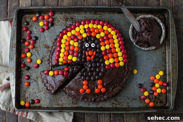 Thanksgiving Chocolate Brownie Turkey Tart 7 This chocolate brownie turkey tart is a fun Thanksgiving dessert! Ready in 1 hour!