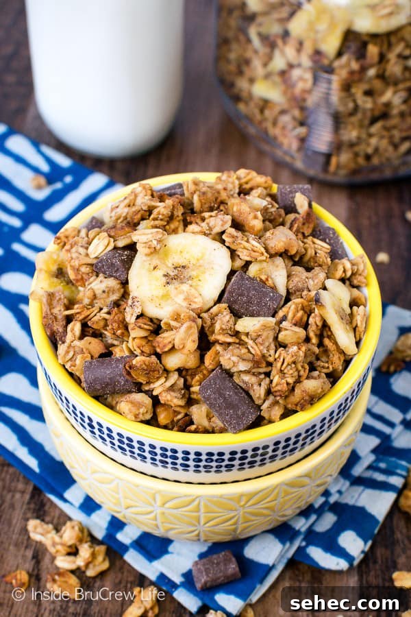 Peanut Butter Banana Chocolate Chunk Granola with oats and chocolate Peanut Butter Banana Chocolate Chunk Granola made with oats, peanut butter, banana, walnuts, banana chips, and chocolate chunks