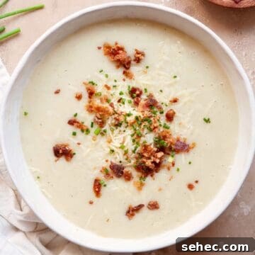creamy one-pot cauliflower leek potato soup