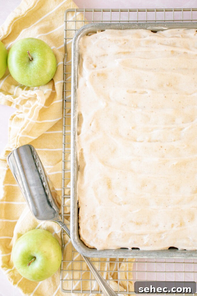 Apple Bars with Pumpkin Pie Spice Glaze 10 Apple Bars with Pumpkin Pie Spice Icing with apple