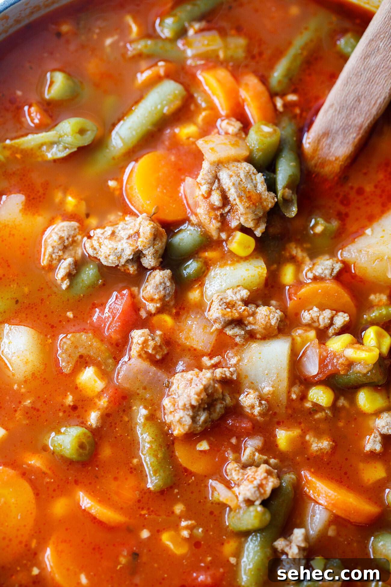 Ground Turkey Vegetable Soup Recipe 4 Ground Turkey Vegetable Soup - This yummy veggie soup with ground turkey recipe is easy and healthy!