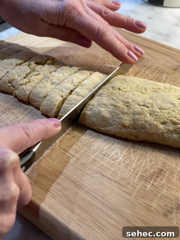 cut biscotti cookies